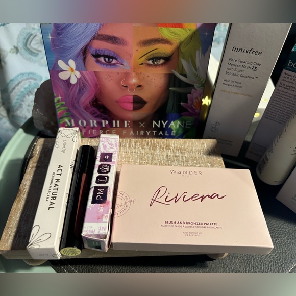 Highend Makeup & Skincare Bundle - Picture 3 of 6